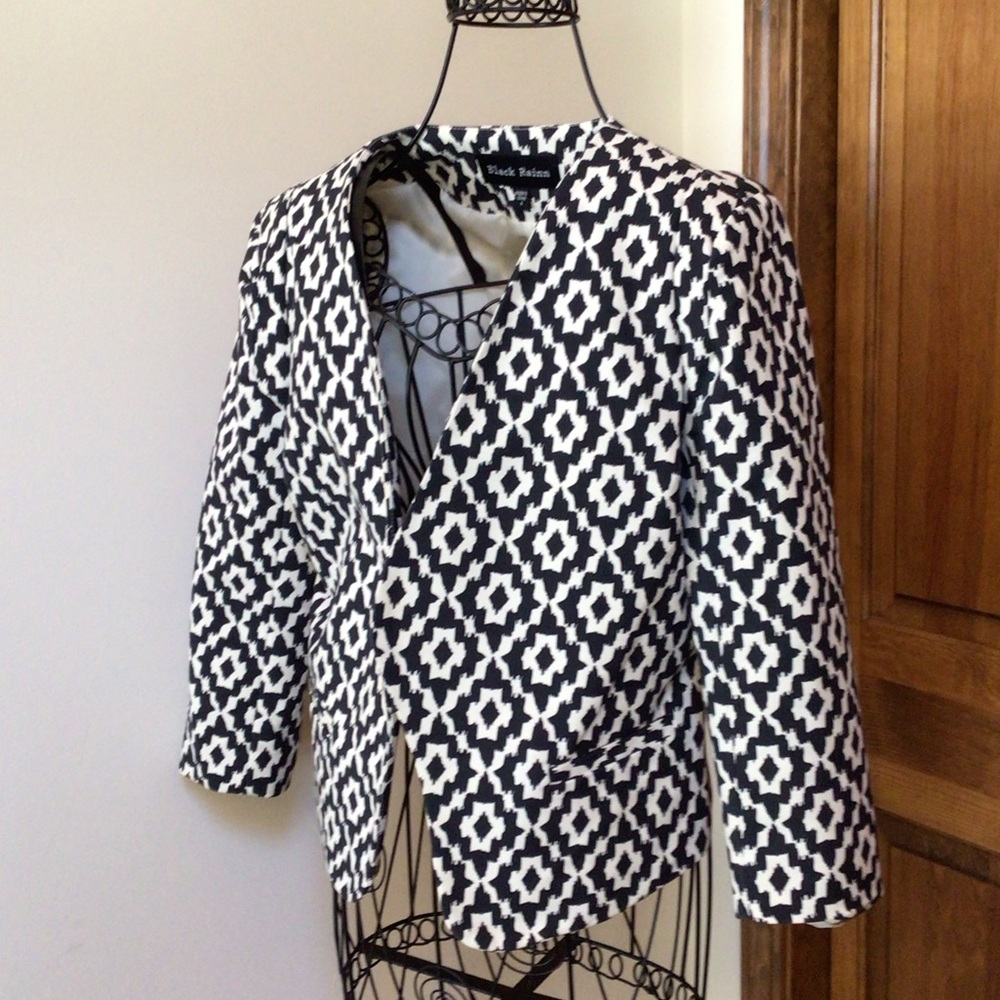 Black Rainn nwot cropped short open front ladies lined longsleeve jacket,Small